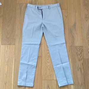 Uniqlo khakis. Size: 32x30. Already tailored.